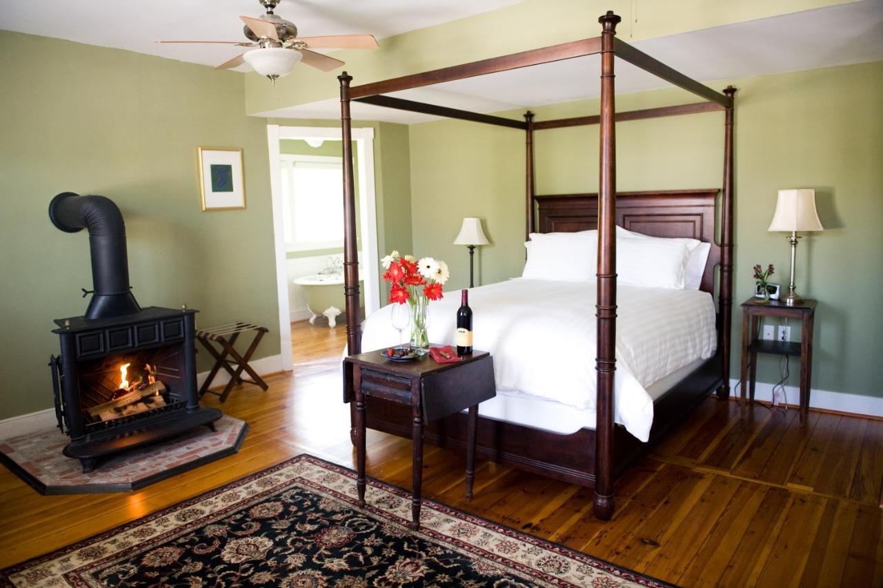Queen Room with Balcony